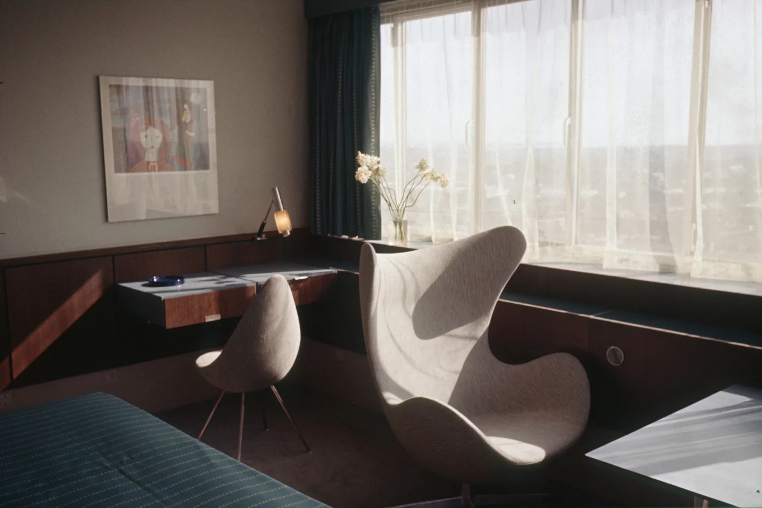Imagem de Arne Jacobsen. Um quarto do SAS Royal Hotel  em 1960
